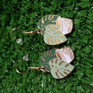 Leaf drop earrings